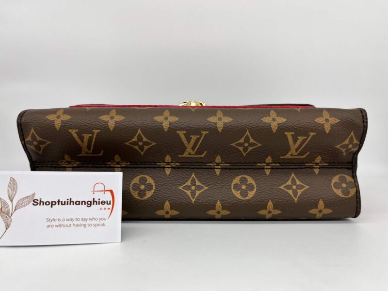 Túi xách Louis Vuitton Victoire Monogram Canvas mặt đáy túi