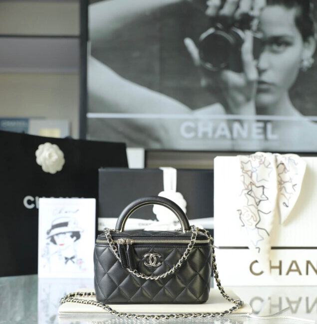 Chanel Vanity Com Corrente black
